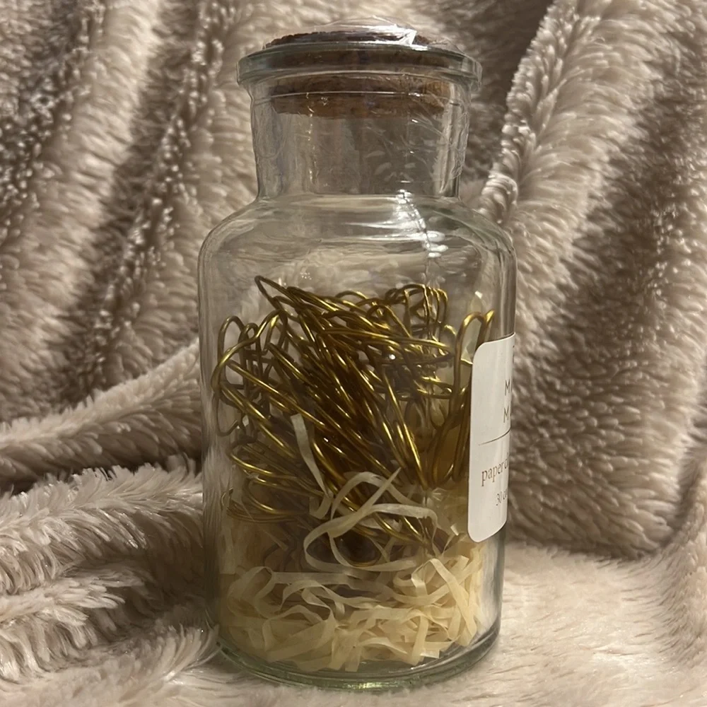 DISNEY Minnie Mouse Bow Paper Clips - Picture 2 of 3